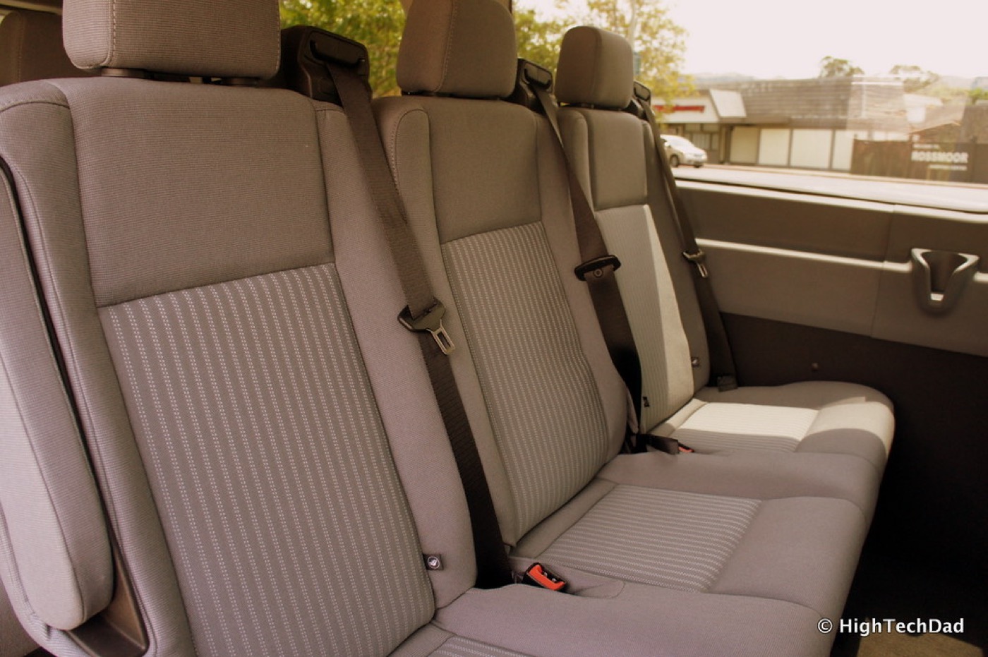 Asientos de tela en el interior de un coche